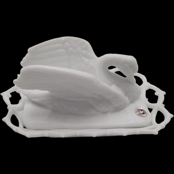Westmoreland White Milk Glass Raised Wing Swan on Lacy Base Vintage Serving Dish - Picture 5 of 15